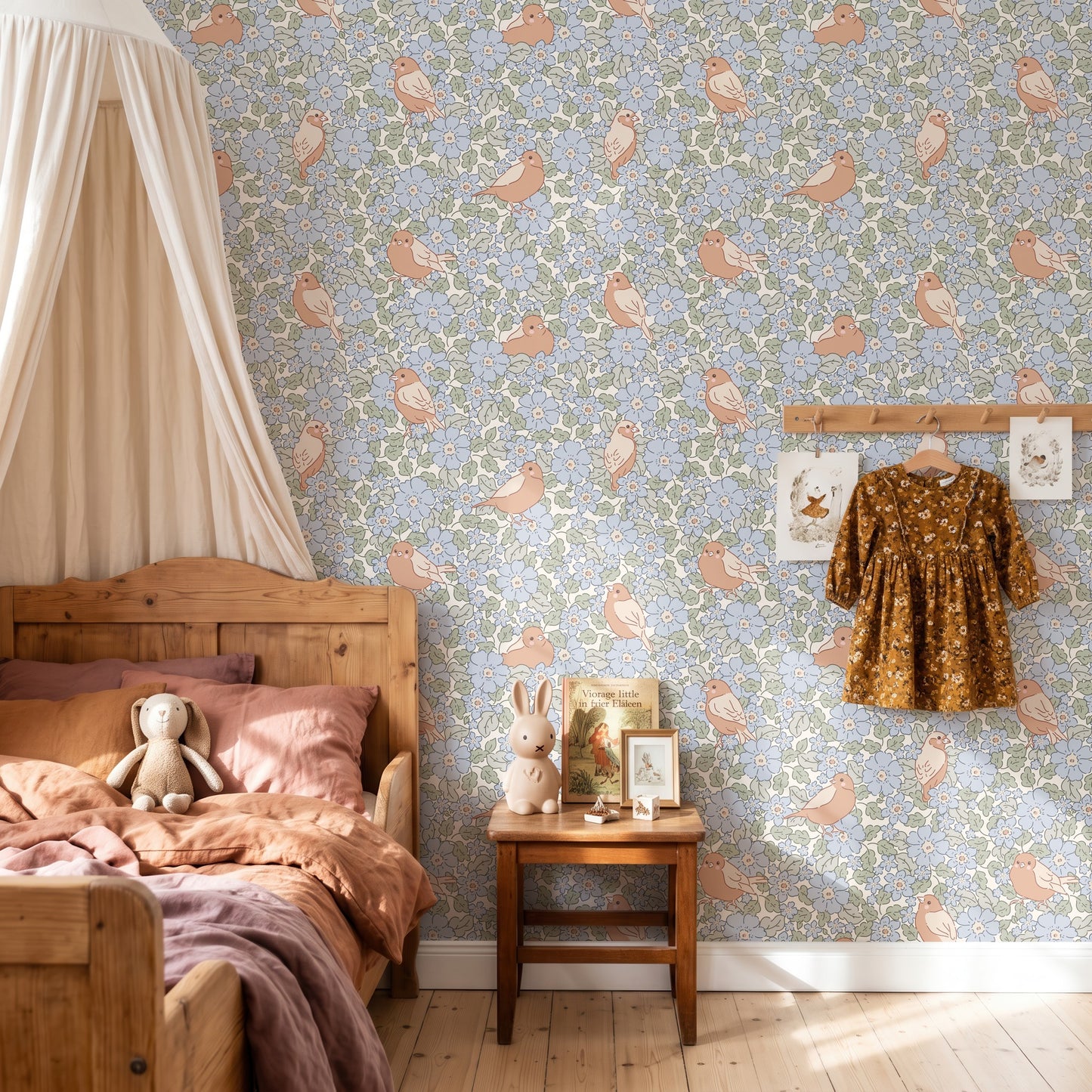 Nido 02 songbird and floral wallpaper in a bright kids' room
